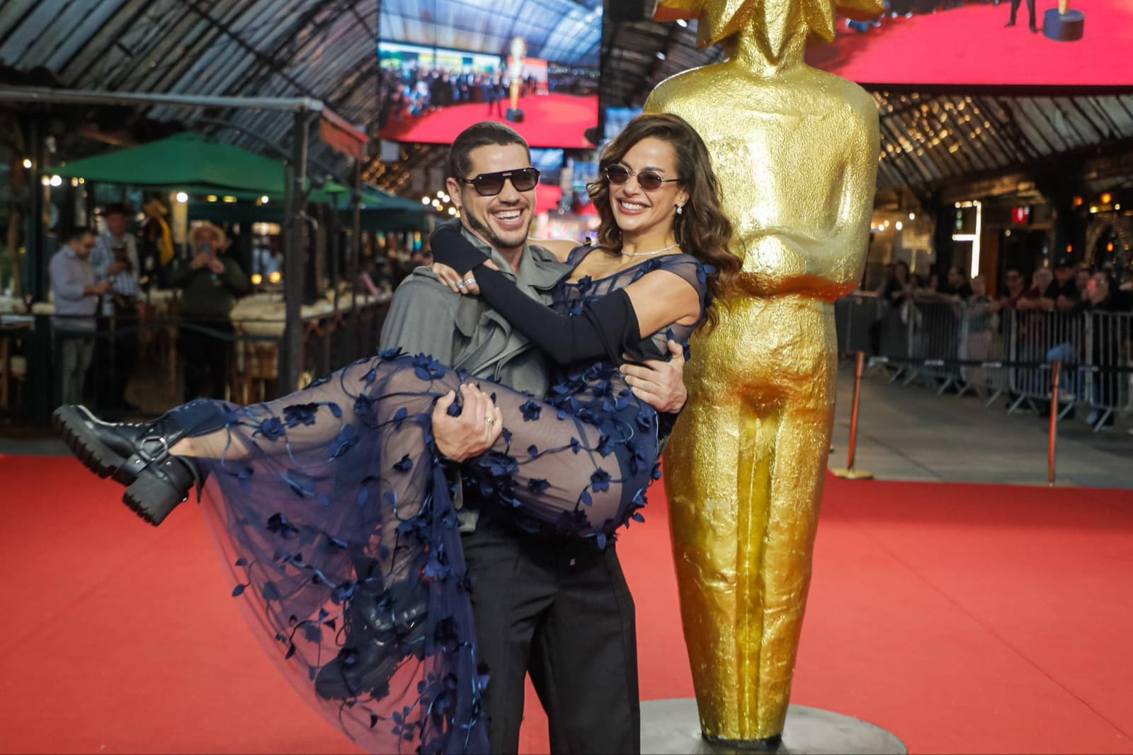 José Loreto e Fernanda Marques no tapete vermelho do Palácio dos Festivais