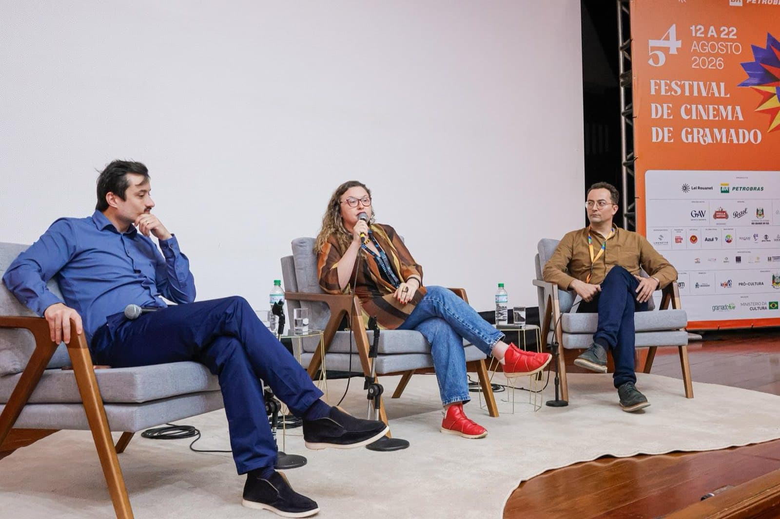 Jin Bruno Petrycoski, Francieli Rebelatto e Zeca Brito durante debate no Gramado Film Market
